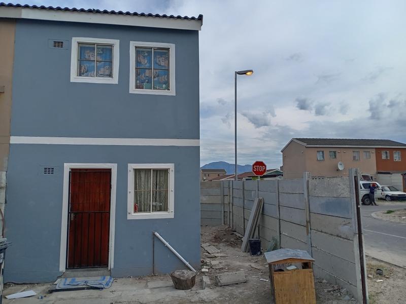 2 Bedroom Property for Sale in Pelikan Park Western Cape